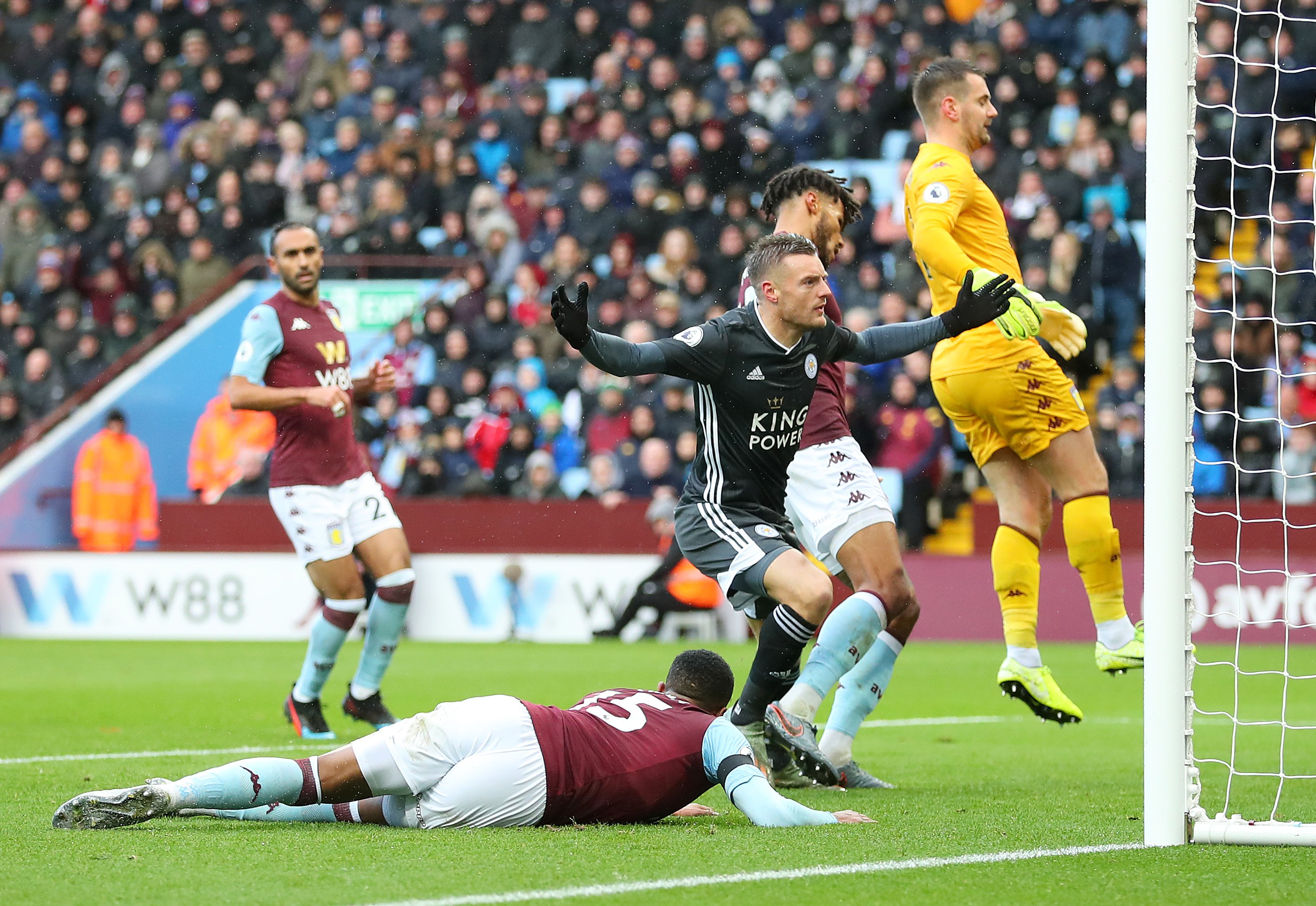 足球迈向新 足球迈向新